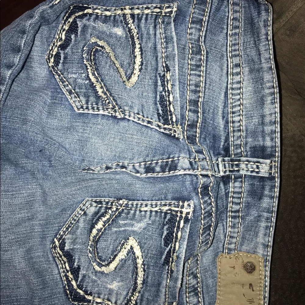 Silver - Picture 2 of 3